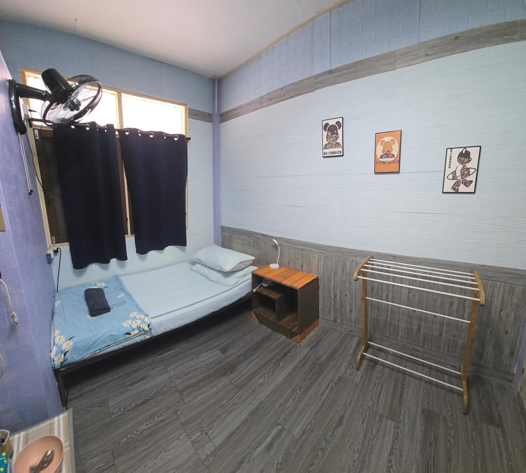 204 Olan Place Spacious With Wi-fi Near Bts Skytrain Bangkok
